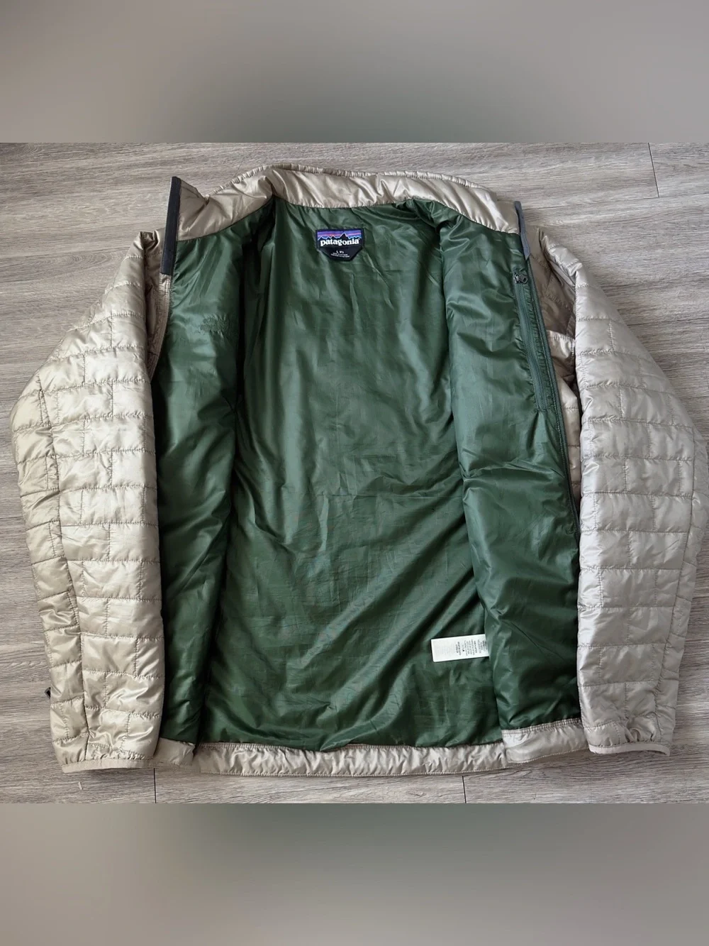 2024 Patagonia Nano Puff Jacket Mens Large (Womens XL) Cream Tan Puffer Jacket